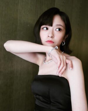 Chen Yan-Fei Instagram - Busan ACA & G.OTT Awards✨

Thank you all ♡
makeup&hair @backstage_aga @backstage__makeup 
stylist @ting_ting_huei @emayuyun @zestylingstudio 
wardrobe @baitangwedding @baitangcollection 
@oliviayaojewellery 
@charleskeith_tw

#ACA2023 
#ACAGOTT
#asiacontentsawardsglobalottawards