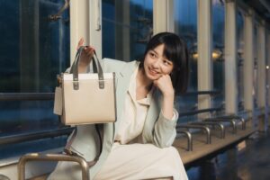 Chen Yan-Fei Instagram - NEW💕
我擔任品牌代言人啦！
這次跟超實用又有質感的牌子 S'AIME一起合作
設計了兩款包包的新色
大家要一起愛護它們
兩款都好喜歡
可以斜背可以手提，還有撞色設計
還特別拍了一支初戀青春又迷人的廣告
趕快點開來看吧~
拍攝那天的一切都很可愛💗

Thank You All ♡
Makeup @backstage_aga @backstage__makeup 
Hair @dustin_four_hair 
Stylist @yee1yee 
Bag @saime_officialtw 

#S'AIME #最懂亞洲女孩的包包品牌 #陳姸霏 #代言人 #初戀