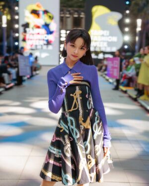Chen Yan-Fei Instagram - ☁️
台北時裝週記事✨

感謝讓我美美的大家♡
Makeup @backstage_aga @backstage__makeup 
Hair @dustin_four_hair 
Wardrobe @danielwong_official @anvistudios 
Photo @vvvvwangvvvv 

@voguetaiwan 
@designfortaipei 

#2023臺北時裝週
#TaipeiFashionWeek
#臺北時裝週xVOGUEFNO
