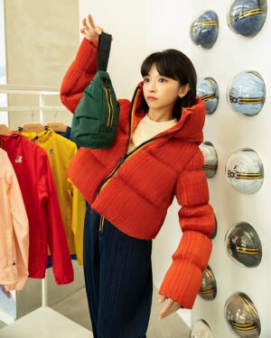 Chen Yan-Fei Instagram - ☁️
冬天總是濕濕冷冷
露營放在帳篷外的東西都會凝結出小水滴家族
這時候最需要擁有機能性的保暖衣物
K-way把機能保暖和時尚設計結合在一起
好搭配好穿好有型 ฅ۶•ﻌ•♡

@kway_official 
#KWay旗艦店 #松菸誠品1f

Thank you all ♡
Makeup @backstage_aga @backstage__makeup 
Hair @dustin_four_hair @four_lite_hair_cafe 
Photographer @vvvvwangvvvv