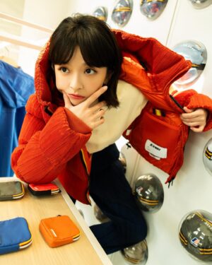 Chen Yan-Fei Instagram - ☁️
冬天總是濕濕冷冷
露營放在帳篷外的東西都會凝結出小水滴家族
這時候最需要擁有機能性的保暖衣物
K-way把機能保暖和時尚設計結合在一起
好搭配好穿好有型 ฅ۶•ﻌ•♡

@kway_official 
#KWay旗艦店 #松菸誠品1f

Thank you all ♡
Makeup @backstage_aga @backstage__makeup 
Hair @dustin_four_hair @four_lite_hair_cafe 
Photographer @vvvvwangvvvv