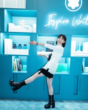 Chen Yan-Fei Instagram - 🐰
來到萬寶龍101旗艦店全新 Extreme 3.0 系列皮件發表會啦😍
包包很美 好搭配又實用
活動很開心很好玩 巡迴的咖啡車很可愛♡
非常謝謝邀請🫶🏻

@montblanc 

#MontblancTW #InspireWriting #MontblancAroundTheWorld #MontblancLibrarySpirit #MontblancLeather #MontblancExtreme

Thank you all ♡
Makeup @backstage_aga 
Hair @dustin_four_hair 
Stylist @zestylingstudio 
Photographer @vvvvwangvvvv