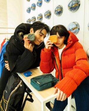 Chen Yan-Fei Instagram - ☁️
冬天總是濕濕冷冷
露營放在帳篷外的東西都會凝結出小水滴家族
這時候最需要擁有機能性的保暖衣物
K-way把機能保暖和時尚設計結合在一起
好搭配好穿好有型 ฅ۶•ﻌ•♡

@kway_official 
#KWay旗艦店 #松菸誠品1f

Thank you all ♡
Makeup @backstage_aga @backstage__makeup 
Hair @dustin_four_hair @four_lite_hair_cafe 
Photographer @vvvvwangvvvv