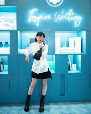 Chen Yan-Fei Instagram - 🐰
來到萬寶龍101旗艦店全新 Extreme 3.0 系列皮件發表會啦😍
包包很美 好搭配又實用
活動很開心很好玩 巡迴的咖啡車很可愛♡
非常謝謝邀請🫶🏻

@montblanc 

#MontblancTW #InspireWriting #MontblancAroundTheWorld #MontblancLibrarySpirit #MontblancLeather #MontblancExtreme

Thank you all ♡
Makeup @backstage_aga 
Hair @dustin_four_hair 
Stylist @zestylingstudio 
Photographer @vvvvwangvvvv