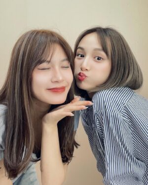 Chen Yi Xin Instagram - 分隔兩地的愛⋆ᶿ̵᷄ ˒̼ ᶿ̵᷅⋆