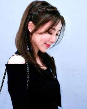 Cherry Ngan Instagram - 「分析？推理？思考？⋯⋯沒時間了，憑感覺吧！」

感恩今年生日，在舞台劇排練中度過。
祝大家平安，長樂！要來看舞台劇哦！☺️❤️

hair @hugopoon.hairstylist 
makeup @vinciwinki.winki 
outfit @portspure