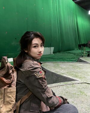 Cherry Ngan Instagram - 一些片場時刻💫
#尋龍訣生死門
#TheLostLegend