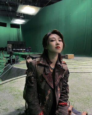 Cherry Ngan Instagram - 一些片場時刻💫
#尋龍訣生死門
#TheLostLegend