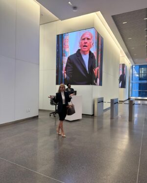 Cheryl Hines Instagram - This first pic is from NY. I couldn't escape Larry! He's everywhere!
What a dream come true to be able to work with Tracey Ullman! #bts Oh hi Tracey. Comedy Goddess 
The last season is coming to an end.  I can't take it! 💙 Sun nights on HBO
#larrydavid #curbyourenthusiasm #traceyullman