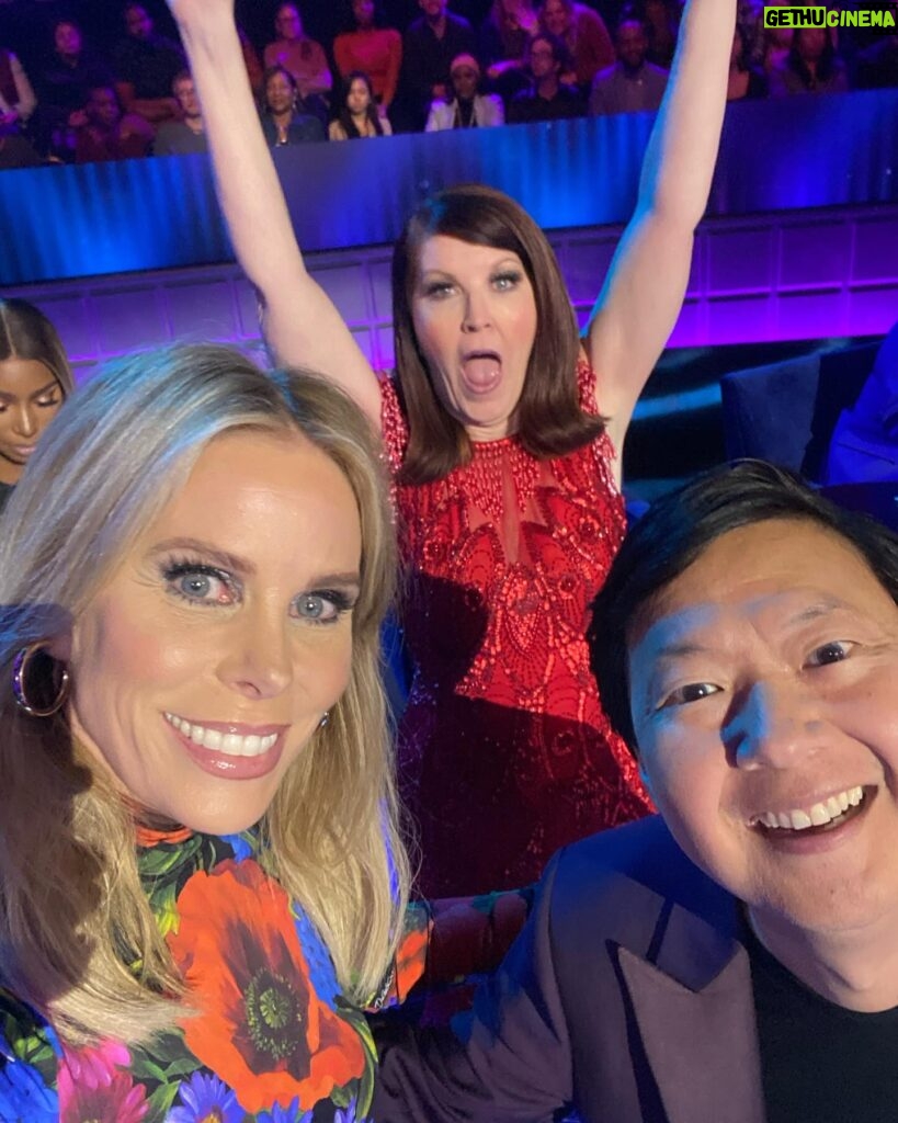 Cheryl Hines Instagram - So much fun w NeNe Leakes, Johnny Gill, Kate Flannery & of course Ken Jeong on I Can See Your Voice! 💛🩷💚💜🧡🩵 Wed nite on @foxtv #icanseeyourvoice #sing #laugh