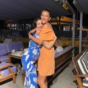 Cheyanne Buys Instagram - Women’s Day ✨🤎
I’m proud to be a strong woman and grateful for all the beautiful women I know. 
—-
Here is just a few 🫶🏼