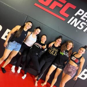 Cheyanne Buys Instagram - Women’s Day ✨🤎
I’m proud to be a strong woman and grateful for all the beautiful women I know. 
—-
Here is just a few 🫶🏼