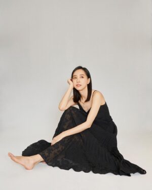 Chiago Liu Instagram - 我懂有的時候真的會突如其來的沒辦法開開心心。
但過了就一定會再度開開心心喔！
喜歡這組照片💕

Make up @arialping 
Photo @hsu__huang 

@clubmonaco @imaginextw 
#clubmonacotw