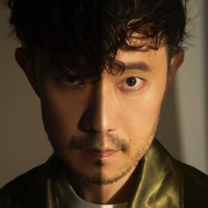 Chiaki Sato Instagram - 尊敬する大先輩、蔦谷好位置さんのプロジェクト「KERENMI(ケレンミ)」の楽曲に歌唱参加させていただきました！嘘みたいに、中毒性ヤバイです。

2024.04.01 Digital Release
「おぼろ feat. 佐藤千亜妃」

出るのが夢だった関ジャムに出演して、
音楽でご一緒したいとずっと思っていた蔦谷好位置さんとそこで共演させていただき、
今回その夢が叶って蔦谷さんと共に音楽を生み出す事ができました。
夢と夢が連鎖していく...🧬
今年も、忘れられない春にしよう。

#KERENMI #佐藤千亜妃 #おぼろ