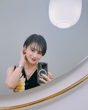 Chiaki Horan Instagram - _
🌼🌼🌼

#zenithwatches
#ゼニス
#sponsored