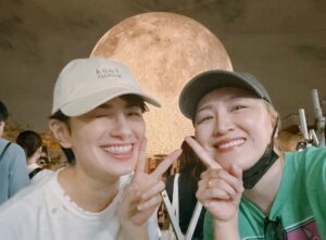 Chiaki Horan Instagram - _
35回目の9月28日を迎えて、たくさんの方々がお祝いしてくださいました🎂🩶

歳を重ねるごとに幸せな人生をもらったなと実感します。こんな幸せで大丈夫だろうかと思うくらい幸せです。大丈夫なんですけど。笑

どの現場も、どの出会いも、私にとって大切な宝物です。

既にたくさんワガママ言っている気がしますが、ある人が「ワガママに自由に好きなことだけして生きて良い」と言ってくれたので、残りの30代、その通りに生きていこうと思います🎶💃🕺🎶

そして、いつも支えてくださる皆さん。お祝いコメント全部読みました☺️ありがとうございます🙏💖

そしてこれからもどうぞよろしくお願い致します㊗️🙏