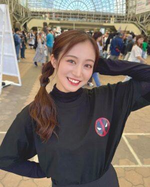 Chihiro Kawakami Instagram - 🦸🏼‍♂️🌟

5/3〜5の3日間
#大阪コミコン2024
ありがとうございました！

ご来場下さったみなさんのキラキラした表情や自分自身が更にポップカルチャーの魅力にハマっていくのを感じて多幸感溢れる空間だったなと余韻に浸っています❤️‍🔥

今年もPR大使として参加させていただき光栄でした！

また機会がありますように☺️🙏🏻✨

#3日目に来ていた私服
#deadpool #18禁ヒーロー 
#🫣