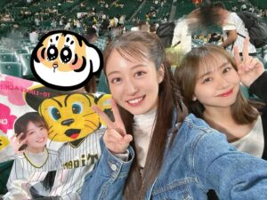 Chihiro Kawakami Instagram - 🏟️

まいてぃーと元マネージャーさんと
セ・パ交流戦 「 阪神 - 日ハム 」 観戦しました🐯🦊

まけほーでしたが、メンバー表交換の時の新庄監督の粋なパフォーマンスや普段はあまり聞けない応援歌、交流戦限定のグルメなどがあって交流戦の楽しさが詰まっていました☺️

席が神席すぎて新鮮でそれも含めて楽しかったです！！笑

明日は気持ちいいとらほー！が見れますように😎🫶🏻

#甲子園グルメ大使 #阪神タイガース #日本ハムファイターズ 
サトテル×森下のアイブラック兄弟肉盛り弁当
#美味しかったです #お肉いっぱいやった
#交流戦限定グルメを購入すると
#クリアファイルもらえます ♡
#甲子園球場 #たのしすぎた