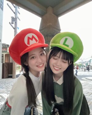 Chihiro Kawakami Instagram - ❤️💚

まこちとユニバ行ってきた〜！

マリオ&ルイージ意識で行ったけど
ニンテンドーワールド抽選でハズレて中入れなかったよーん

でも、ただただ楽しかった❤️💚✨

#また行こうね #まこちっひー 
#ユニバーサルスタジオジャパン #ユニバ 

#universalstudiosjapan 
#nitendo #マリオ #ルイージ