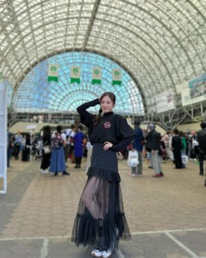 Chihiro Kawakami Instagram - 🦸🏼‍♂️🌟

5/3〜5の3日間
#大阪コミコン2024
ありがとうございました！

ご来場下さったみなさんのキラキラした表情や自分自身が更にポップカルチャーの魅力にハマっていくのを感じて多幸感溢れる空間だったなと余韻に浸っています❤️‍🔥

今年もPR大使として参加させていただき光栄でした！

また機会がありますように☺️🙏🏻✨

#3日目に来ていた私服
#deadpool #18禁ヒーロー 
#🫣