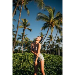 Chikako Fukuyama Instagram - @naniwelchkeliihoomalu with the shots 🌴🌴
.
#bigisland #asiansquat #feelaloha #彼女の写真がすき