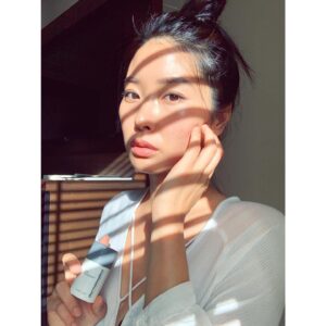 Chikako Fukuyama Instagram - ハワイで通ってたエステの学校の教材として使われてた @dermalogicajp 遂に日本上陸だそう🙌🏻
ポップアップが12日までやってるみたいだからお肌診断とかしてもらってね♡
私からおススメの角質洗顔ぜひ使って欲しい！
.
#美肌 #毛穴レス #nodilter #加工なし #渋谷ヒカリエ
#PR #dermalogica #ダーマロジカ #MYSKINHERO