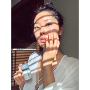 Chikako Fukuyama Instagram - ハワイで通ってたエステの学校の教材として使われてた @dermalogicajp 遂に日本上陸だそう🙌🏻
ポップアップが12日までやってるみたいだからお肌診断とかしてもらってね♡
私からおススメの角質洗顔ぜひ使って欲しい！
.
#美肌 #毛穴レス #nodilter #加工なし #渋谷ヒカリエ
#PR #dermalogica #ダーマロジカ #MYSKINHERO