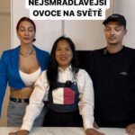 Chila Ta Thuy Instagram - Do komentářů napište, čím dalším bych měla svoje kamarády mučit. 😂 @kundosaki_ i @otakar.senkyr si zaslouží minimálně dvě obrázkový kartičku za tuhle odvahu. 😀#durian #spetkachili