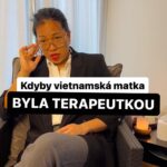 Chila Ta Thuy Instagram - Jaká by byla vaše matka jako terapeutka? Byla by její empatie stejně jako u vietnamské matky někde mezi 0 a - 20? 🥲🥲🥲 Ačkoliv to bylo velmi jemně naznačené, ale toto video bylo skutečně sponzorované Ariel. Já vím, šokující!🌝🌝🌝 Vietnamská matka kapsle Ariel moc doporučuje, protože prý perfektně odstraní skvrny i ve studené vodě, takže můžete směle prát i na 30°C, díky čemuž mimojiné ušetříte i za energie, což jistě ocení i vaše peněženka. Takže vaše dítě nedopadne jako tady špinavej Šimon. 😎 Díky Ariel za spolupráci. #Ariel #madetosave #spetkachili #vietnamskamatka Nezapomeňte kapsle uchovávat mimo dosah dětí! Spotřeba energie při snížení teploty praní z 60 °C na 30 °C, běžný prací cyklus. #ariel #arielmadetosave #madetosave #vyrobenoprousporu #prejdinastudenou #spoluprace