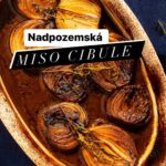Chila Ta Thuy Instagram - ⁣Na tuhle cibuli sbalíte jakýhokoliv vegetariána i vegana. Pak tu už jen nesmíte zkazit svojí osobností. 🌝 ⠀ Vegetariánskou verzi s máslem najdete v kuchařce na straně 172. 😌 Pokud ji ještě nemáte, stačí párkrát na něco kliknout na chilita.cz a do pár dní jí můžete mít v kuchyni, hned vedle plotny. 😉#spetkachili #misocibule #ahojfriends #cuuus ⠀ ⠀ P. S. Miso pasta je pasta z fermentovaných sójových bobů. Hojně se využívá v japonské kuchyni. Říká se, že je velmi prospěšná pro vaše zažívání. Má silně slanou, fermentovanou oříškovou chuť a je skvělým doplňkem do kuchyně. Koupit ji můžete téměř v každém bio obchodě nebo i v bio sekci v některých potravinových řetězcích. ⠀