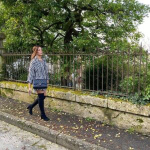 Chimène Badi Instagram - Step by step ... Bon week-end les amis ♥️ 📸: @frederic_carmeille 😘