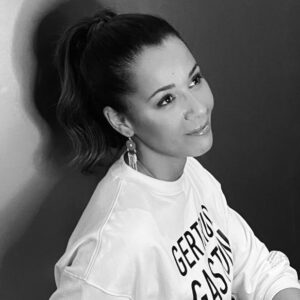 Chimène Badi Instagram - Je vous souhaite une belle année !!Douce et lumineuse ♥️✨ Photo : @frederic_carmeille