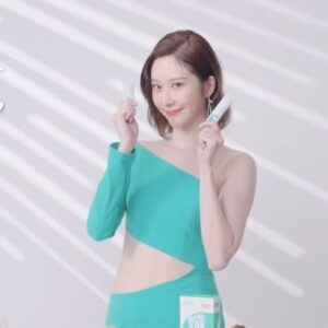 Chin-Lan Chang Instagram - @jo_healthcare 
想要大吃美食又不想造成負擔怎麼做到的🤫
打擊熱量神隊友👉🏻 https://johealthcare.net/愛吃鬼好閨蜜

有了 #輕孅粉 讓我當個吃貨也不怕🥹
醫師、營養師聯手打造黃金配方
餐前我都會吃一包，不怕熱量爆表🫶🏻

裡面的配方非常安全，其中的 #非洲芒果籽 與 #摩洛血橙 可以#促進新陳代謝力 #調整體質
吃完隔天順暢排空超有感✨

推薦給跟我有相同困擾的人
一起放心享受美食😍
MOMO這裡買👉🏻 https://johealthcare.net/MOMO

#究簡單 #美食好朋友 #宏碁集團