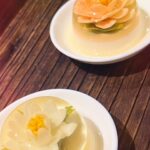 Chin-Lan Chang Instagram - #生活碎片 我們的A醇乳液真的很讚😍 公司同仁每個皮膚都更平滑穩定 A醇超多種 從原料端就開始把控 花很多時間在研發討論上 基本上 我覺得不是包覆型A醇的 真的先不用考慮了 很多A醇乳液都有矽靈 矽靈評價很兩極 我覺得那就像保養品中的勾芡 不透氣 用久容易有粉刺 沒矽靈的A醇不好調 我們A醇無矽靈之外 還加了胜肽✨ 如果說 沒有Fc會焦慮 其實我沒有LtA也會😆 再過一陣子還會有一個厲害的😏 分享給你們超美的漸層蘭花🩷🩵💛 每次拍攝就跟打仗一樣 一場美好的仗 需要跟美好的人一起打 那就是一件美好的事🫸🏻🫷🏻