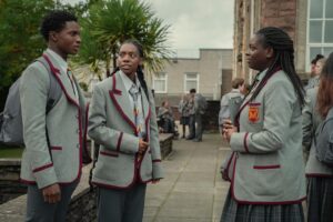 Chinenye Ezeudu Instagram - BEV…Sorry I mean ‘VIV’ is back and guess what a change is coming. Sex Education returns sept 17