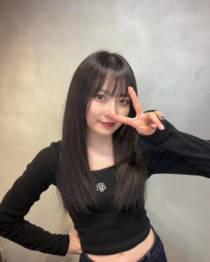 Chisaki Morito Instagram - ✨
　
　
そろそろ切りたい気もするけどまだロングも楽しみたいし、一生迷ってる、、、
　
　
　
#ヘアカラー 
#美容院 
#可愛い色