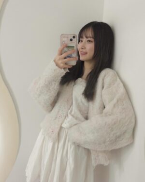 Chisaki Morito Instagram - 🫧
　
　
淡淡、あわあわ系。？
　
　
展示会でゲットしたカーディガンかわいーい💕
　
　
　

　
#ootd 
#ちさきふく 
#今日の私服 
#春服 
#treatyourself
