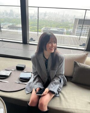 Chisaki Morito Instagram - 楽しかった時間〜💫
　
　
　
#話とまらない 
#話まとまらない 
#話足りない 
#雨で前髪やられた 
#ウェーブも消えた
#気にしない気にしない 
#ちさきふく 
#手に持ってるのはスープ