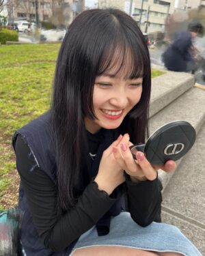 Chisaki Morito Instagram - *
 
　
この前お姉ちゃんとお出かけしたよん！
　
　　

　

　
手島さんからお誕生日プレゼントでいただいたミラー可愛い〜🌷
　
　
 
#ミラー 
#dior 
#📸 
#この前 
#お姉ちゃんとおでかけ 
#姉妹 
#安定のモザイク 
#バッグ全開