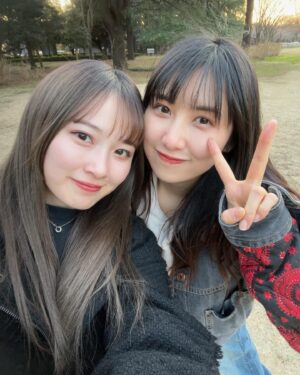 Chisaki Morito Instagram - 🍀
　
　　
　
先日佐藤さんとお出かけしました！
　
　
お外で食べよってなったのでピクニック気分🧺笑
佐藤さんかわいくて面白くて楽しかったです💕笑笑
　
　

　
　
#佐藤優樹 さん
#ドーナツ 
#おいしかった 
#ピクニック