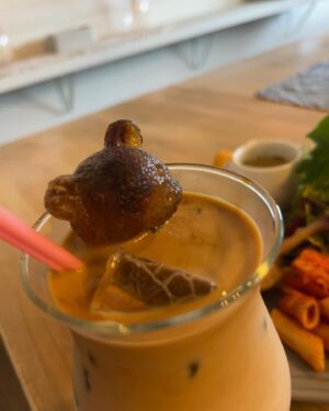 Chisaki Morito Instagram - *
 
 
可愛かったカフェ☕️
　
ランチ食べたんだけど野菜大好きなので野菜のボリューム満点で最高だし、クマのカフェラテも可愛くてついオーダーしちゃった🧸💕
　
　
#地元観光 #栃木県 #栃木市 #栃木市カフェ #栃木カフェ #cafeno3 #ootd #ピンクコーデ #ちさきふく