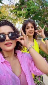 Chitrashi Rawat Instagram - Kya aap samjhe ??? 🤓😜 drop a comment #chittybytes #funnyreelsindia #livelaughtravel #chitrashirawat