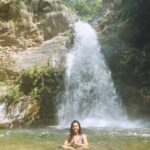 Chitrashi Rawat Instagram - To see and breathe nature in its full glory is a privilege we must never take for granted 🌻 I played, I prayed , I marvelled to my heart’s content. #chitstravels Top @tailorandcircus