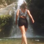 Chitrashi Rawat Instagram - To see and breathe nature in its full glory is a privilege we must never take for granted 🌻 I played, I prayed , I marvelled to my heart’s content. #chitstravels Top @tailorandcircus