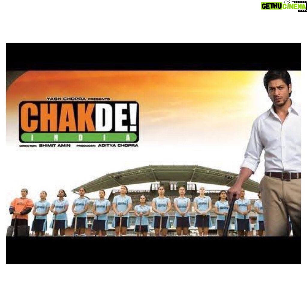 Chitrashi Rawat Instagram - #13yearsofchakdeindia 🇮🇳 Thankyou all for your immense love & support over the years. And to my girls they’re my 💓 . . . Share your fav dialogue or memory what the film meant to you guys.. I would love to know 🤗 . . . #chakdeindia #chakdegirls #india #hindicinema #patriotic #chakde #chitrashirawat #komalchautala #iconicmovie #chakdeversary