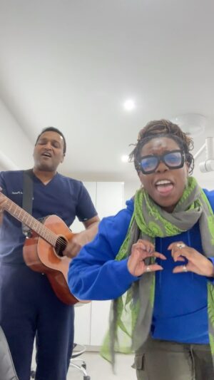 Chizzy Akudolu Instagram - Another session of ‘The Dentist and the Chiz’. I am actually having work done and not just there for the duets… 😂

#singalongsmiles
#symphonyofsmiles
#guitarriffsandteeth
#tunesandtreatment