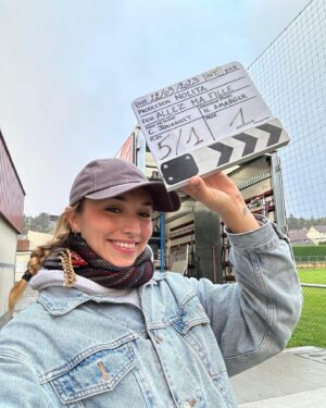 Chloé Jouannet Instagram - WRAP ❤️ 
Merci à toute mon équipe extraordinaire et particulièrement à Yoann Scherb qui m’a fait confiance il y a 1 an pour faire ce film. Merci à mes acteurs d’amour. ♾️ et of course ma reus toujours là @zoemarchal 
@nolitacinema @yosch89 
🎬@naomiamarger (best dop) 
🫶🏼@caro_stefanucci