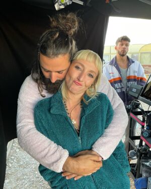 Chloé Jouannet Instagram - TODAY💜 allez voir cette série. Elle a été faite par des gens supers. J’en suis fière. Au fur et à mesure des épisodes le ton change et j’ai hâte de vos retours. Bravo à toute l’équipe pour son travail. 🎢🎬 @primevideofr