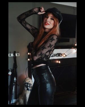 Chloe Dykstra Instagram - Me: Yearning, desperately wanting you, to feel you, to finally have you inside of me.⠀
⠀
You: The vaccine⠀
⠀
Happy Valentine’s nerds, I’m getting sushi tonight