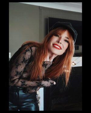 Chloe Dykstra Instagram - Me: Yearning, desperately wanting you, to feel you, to finally have you inside of me.⠀
⠀
You: The vaccine⠀
⠀
Happy Valentine’s nerds, I’m getting sushi tonight